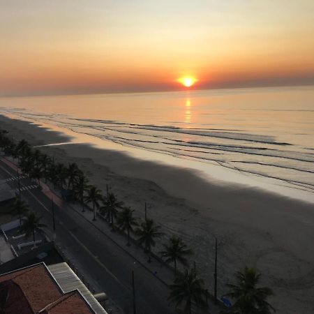 Mongagua Com Vista Para O Mar Pe Na Areia 外观 照片