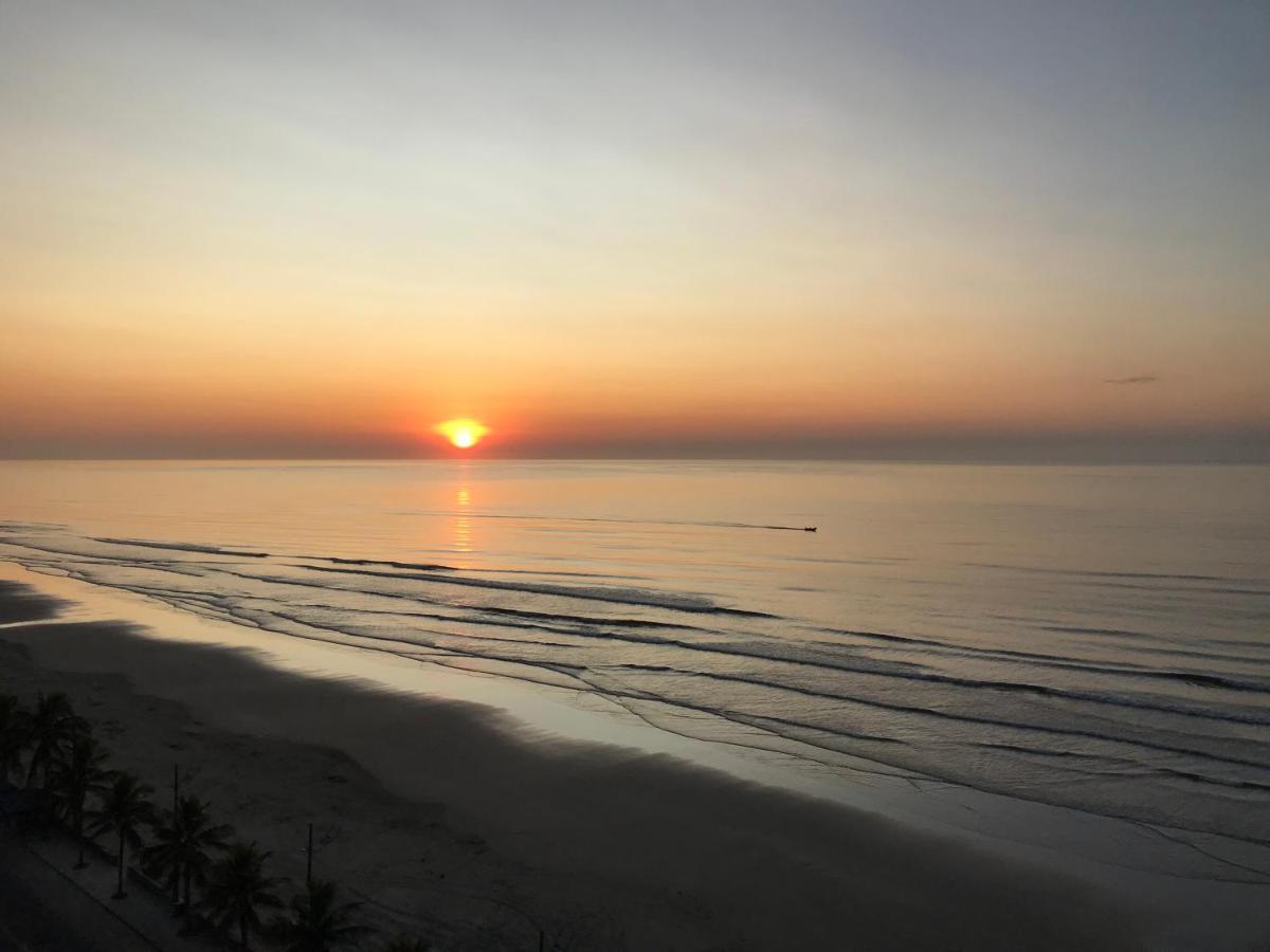 Mongagua Com Vista Para O Mar Pe Na Areia 外观 照片